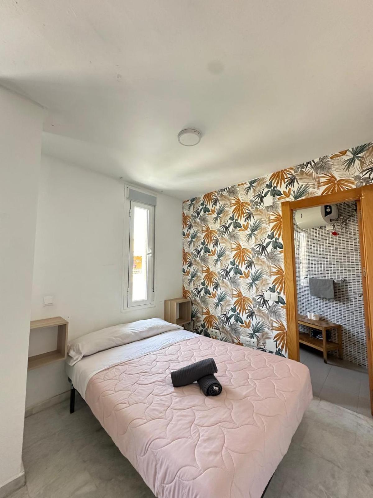 Apartamentos Playa Huelin Málaga Esterno foto